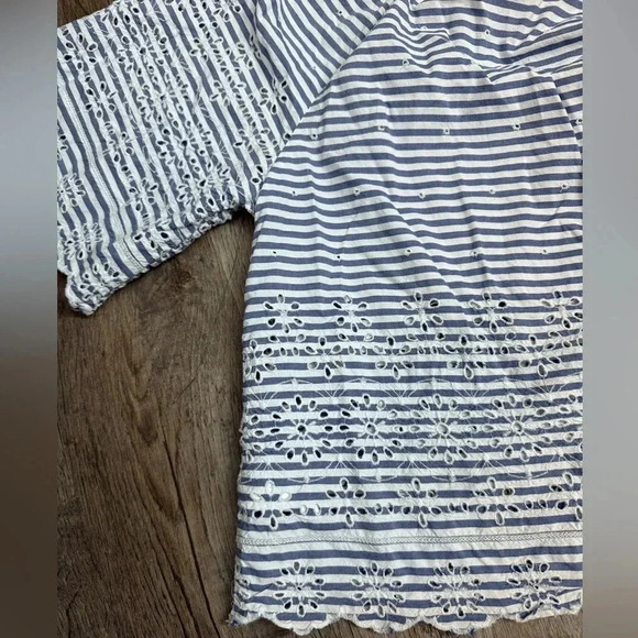 GAP • Short Sleeve Scalloped Striped Top - Picture 3 of 11